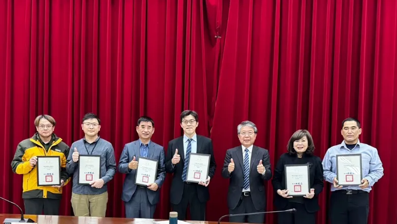 麗明營造承攬的「台中巨蛋體育館新建工程」榮獲台中市政府頒發的「優良營建工程工地」特優獎。